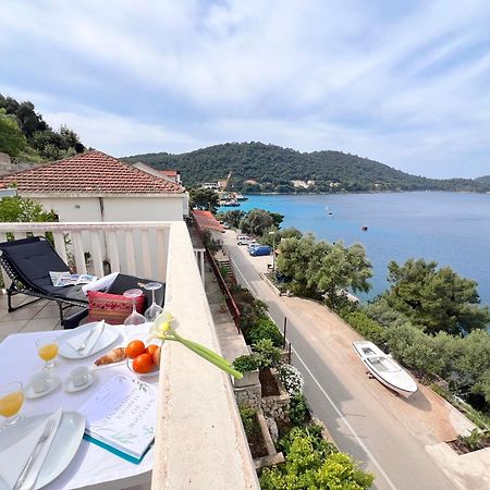 Terrace Studios With Panoramic Seaview Uble Exterior photo