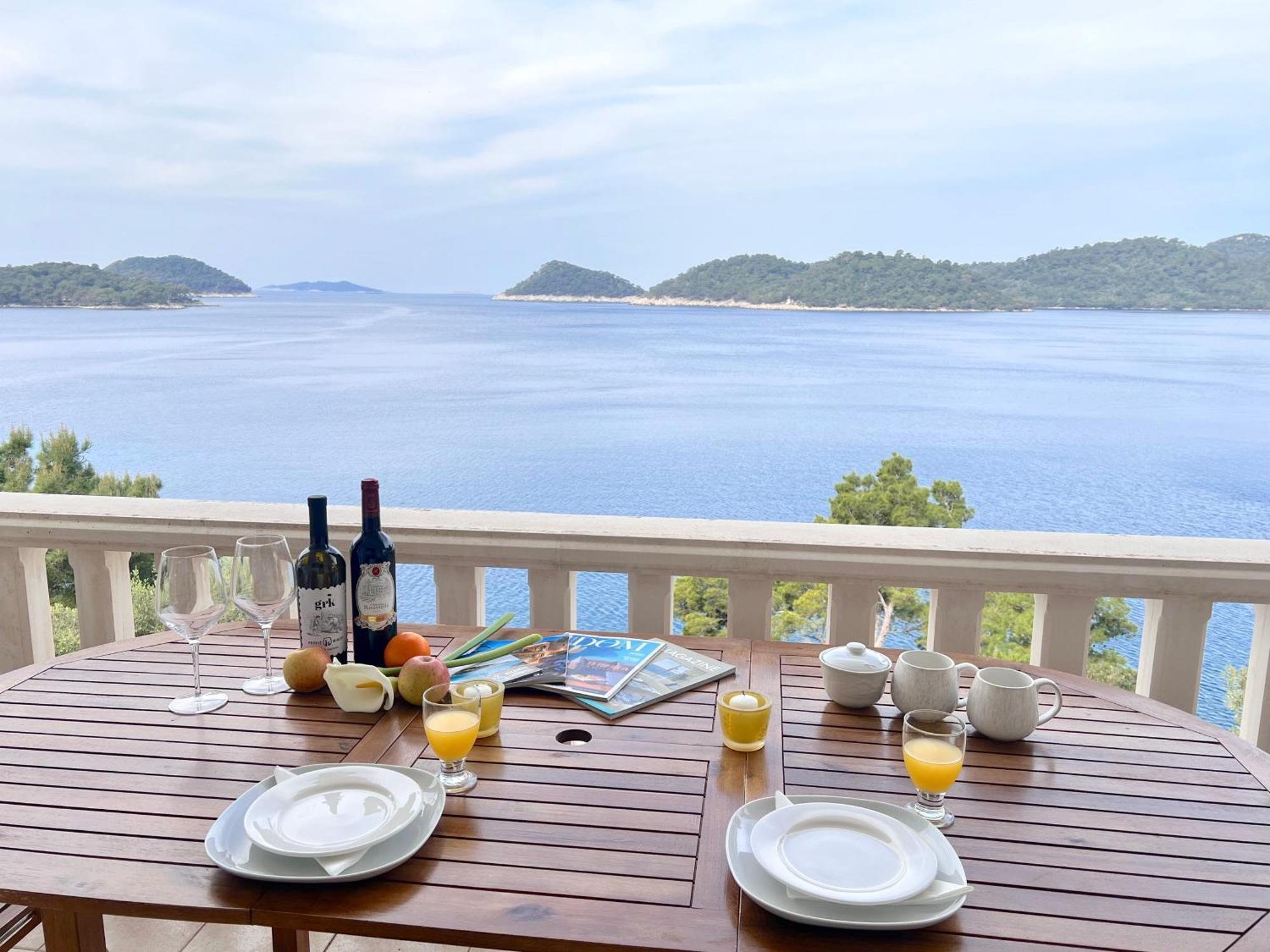 Terrace Studios With Panoramic Seaview Uble Exterior photo