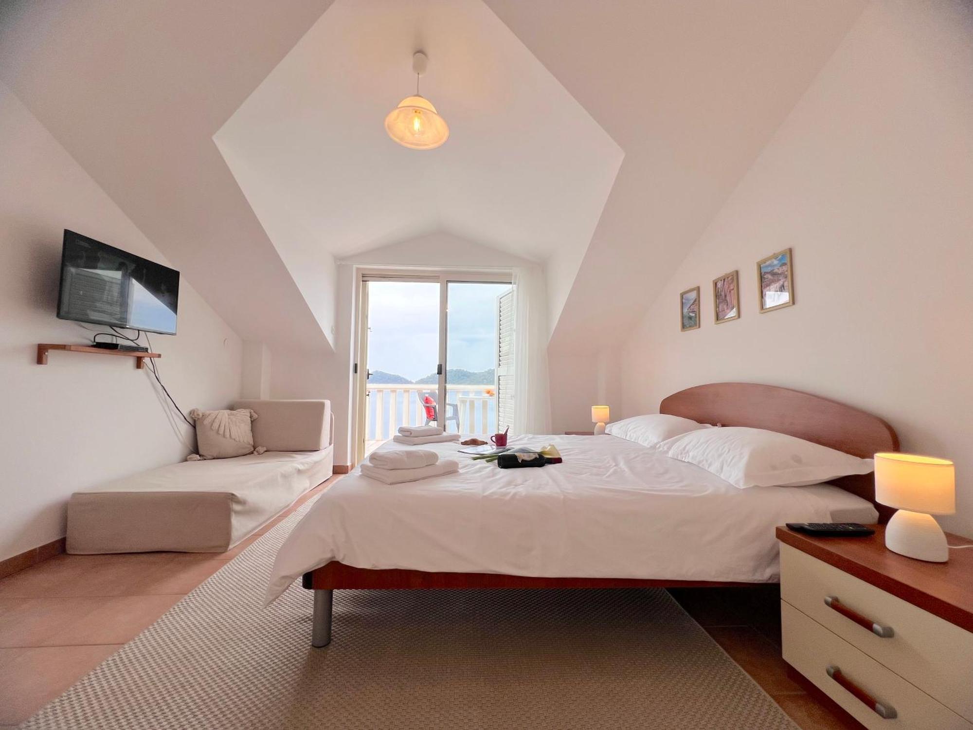 Terrace Studios With Panoramic Seaview Uble Exterior photo