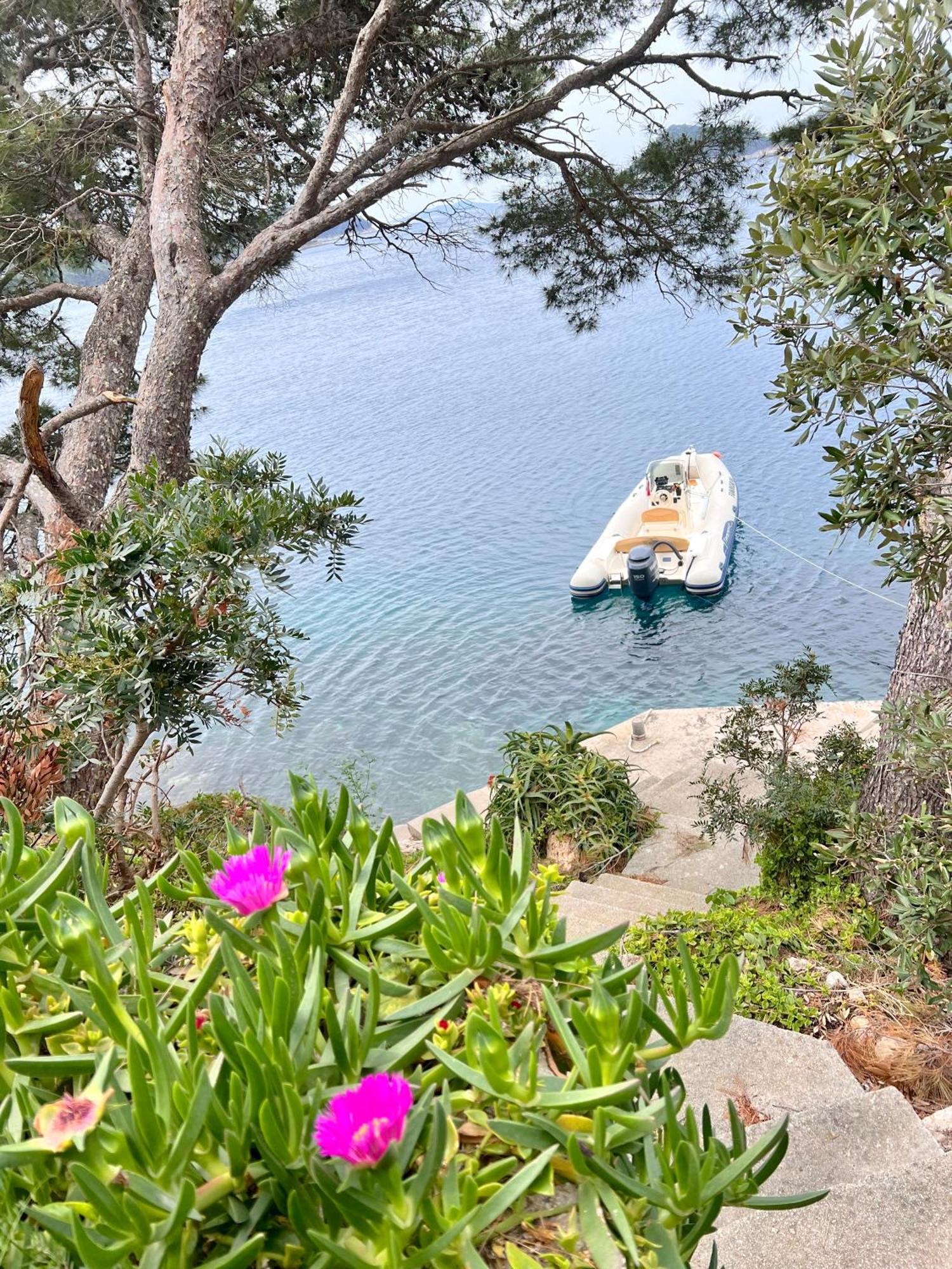 Terrace Studios With Panoramic Seaview Uble Exterior photo