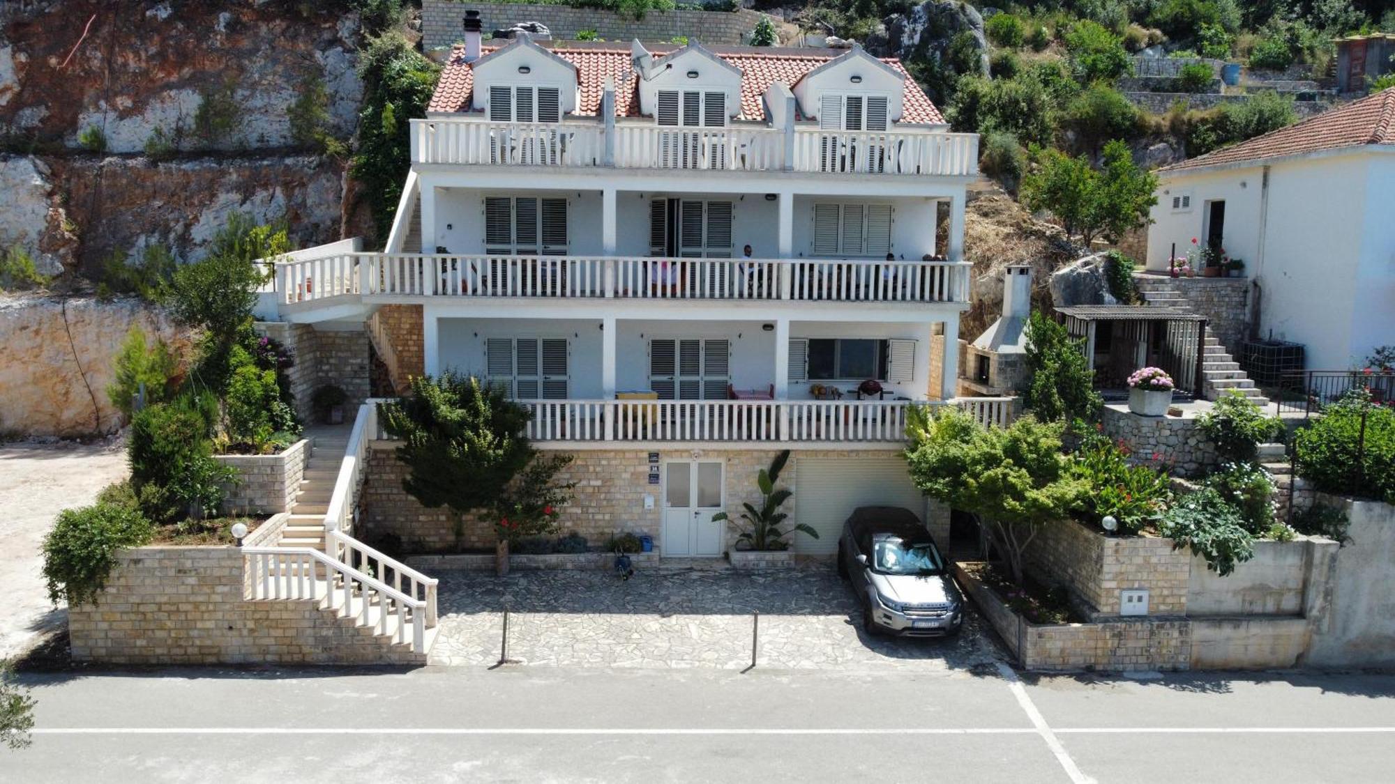 Terrace Studios With Panoramic Seaview Uble Exterior photo