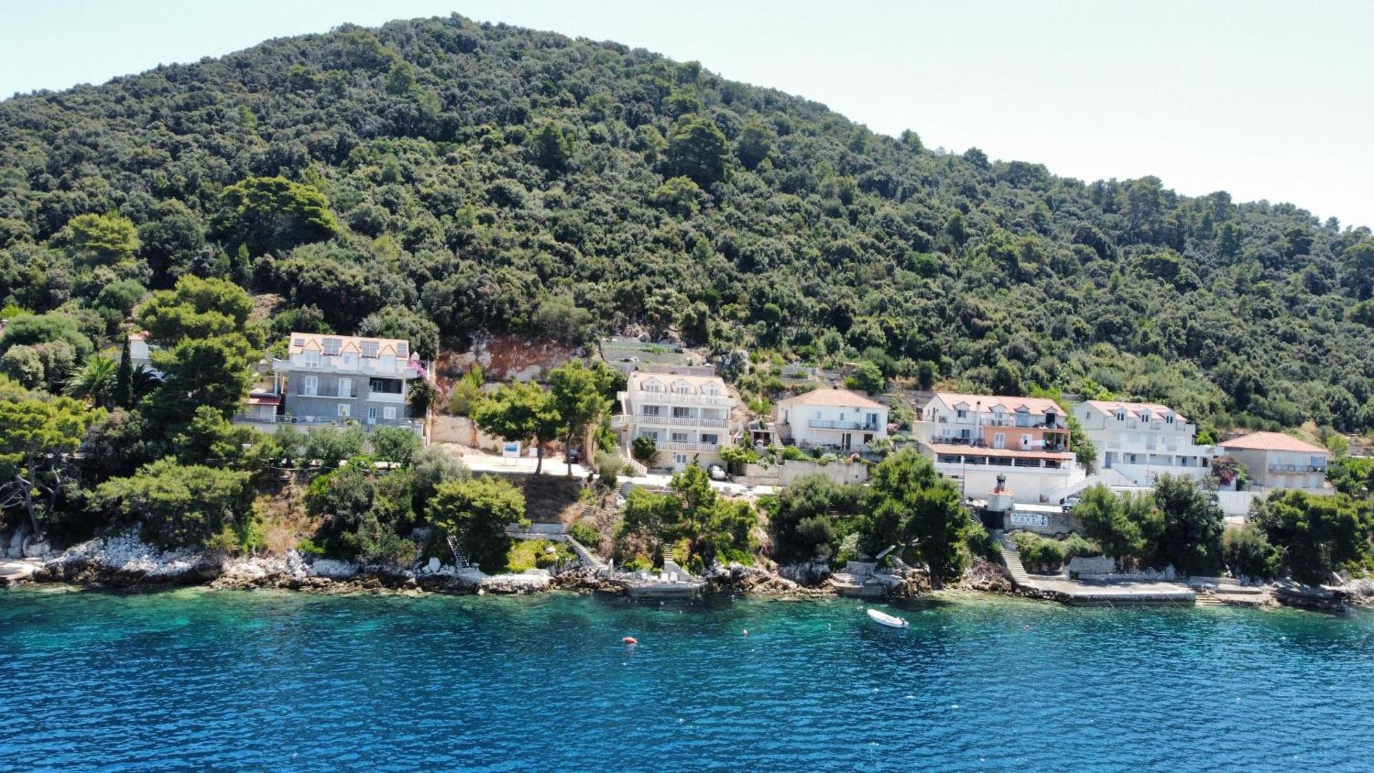 Terrace Studios With Panoramic Seaview Uble Exterior photo